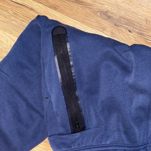 Nike tech fleece joggers - Picture 4 of 5